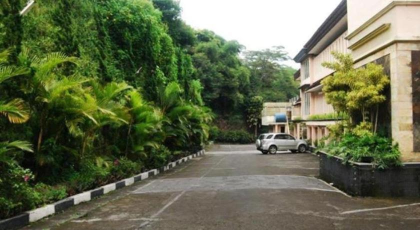 Alam Permai Hotel Bandung Exterior foto